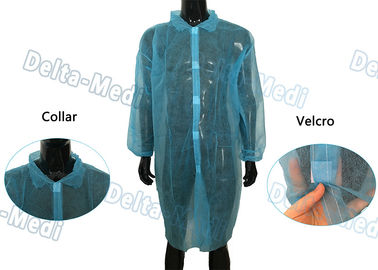 Η μπλε μίας χρήσης απομόνωση ντύνει τη μη τοξική αντίσταση αίματος με 5 Velcro στο μέτωπο